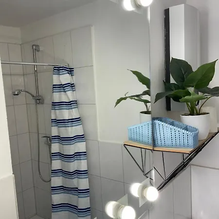Appartement Mit Balkon, Zur Selbstversorgung