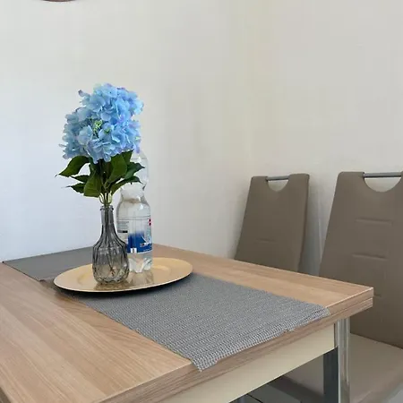 Appartement Mit Balkon, Zur Selbstversorgung Apartmán